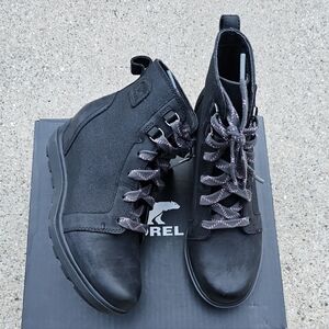 Sorel EVie waterproof lace boots women's size 9. 5